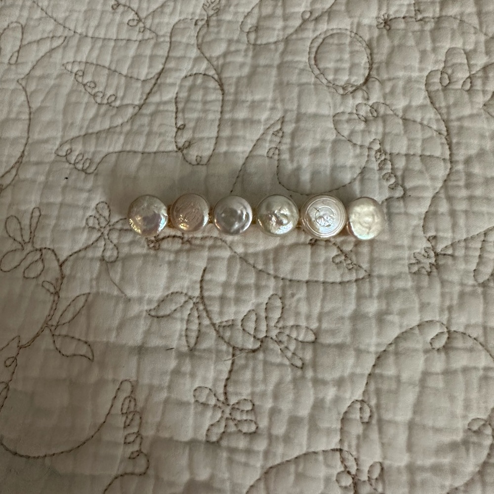 pearl hair clip